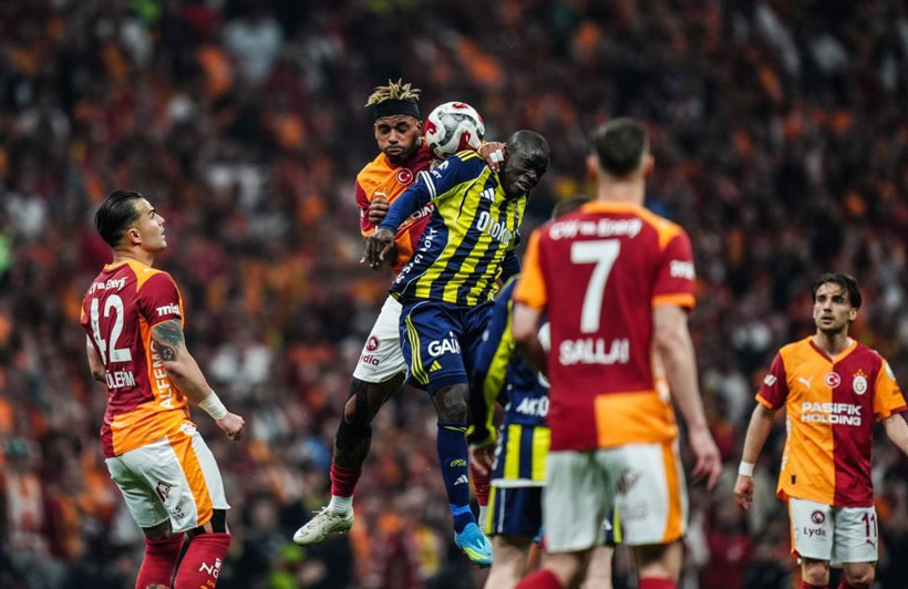 beIN Trio'da derbinin hakemine büyük fırça: Hakemi sahaya gömdüler - Resim: 9