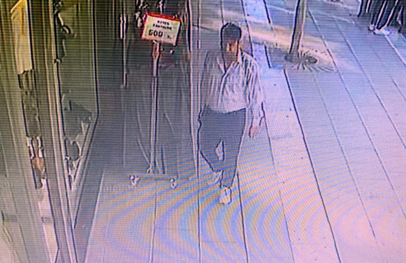 Giydi, beğendi ve kaptı kaçtı: Avcılar'da mağaza sahibini isyan ettiren olay - Resim : 1