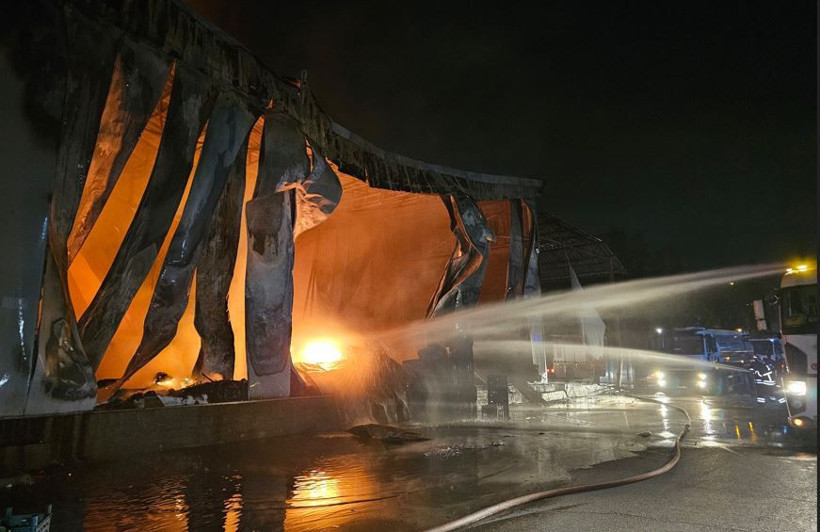 Alevler hali sarıp kuşattı: TOMA ve İtfaiyeden ortak müdahale - Resim: 3