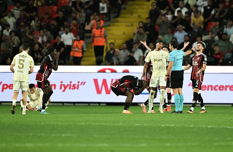 Nihat Kahveci'den Fenerbahçe'ye ağır eleştiri: "PAF takımı çıksa 8 puan alırdı" - Resim: 4
