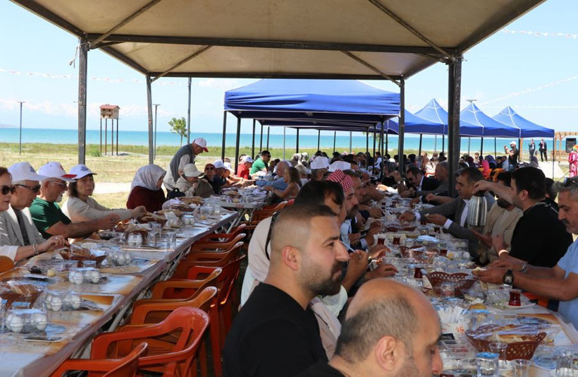 Yiyen bir daha unutamıyor: İşte dünyayı peşinden koşturan Van sofrası - Resim : 2