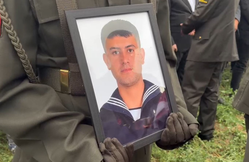 Kastamonu'dan acı veda: Askeri törenle son yolculuğuna uğurlandı - Resim : 3
