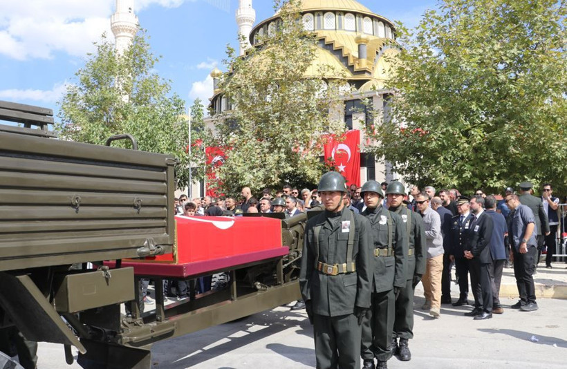 Elazığ şehidini kalbine gömdü - Resim: 3
