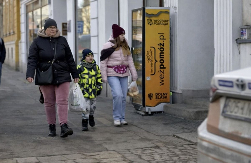 Tüm kişiler istediği her şeyi ücretsiz alabilecek: Sokaklara şimdiden binlerce buzdolabı koyuldu - Resim: 2