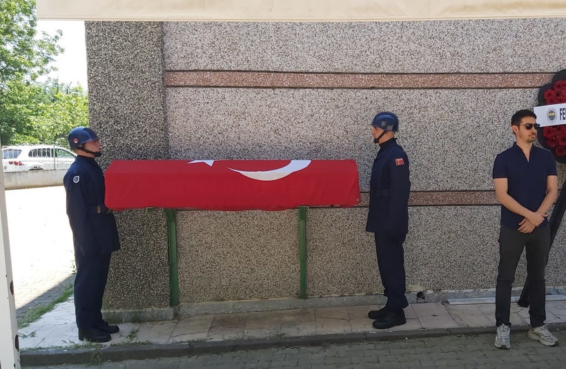 Askeri törenle uğurlandı: Kıbrıs Gazisi Şahin’e son vazife - Resim : 3