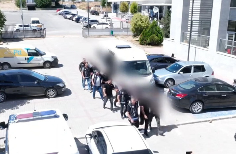 İhbar geldi, dronlar havalandı: Şeytandere’de kaçacak yer bulamadılar - Resim: 9