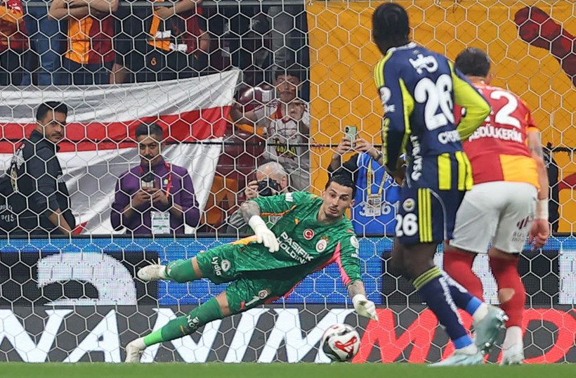 beIN Trio'da derbinin hakemine büyük fırça: Hakemi sahaya gömdüler - Resim: 2