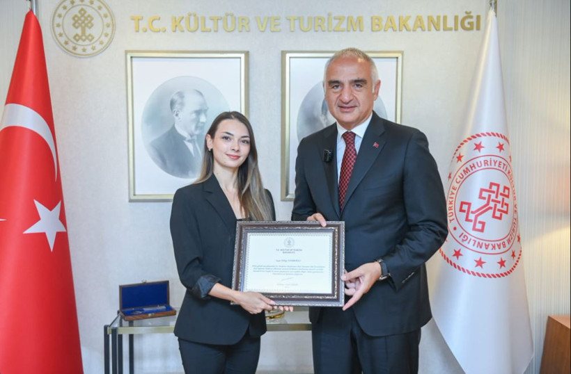 Bakan Ersoy'dan Nilay Tahiroğlu'na tebrik mesajı: Türk balesi dünya sahnesinde yükseliyor - Resim : 2