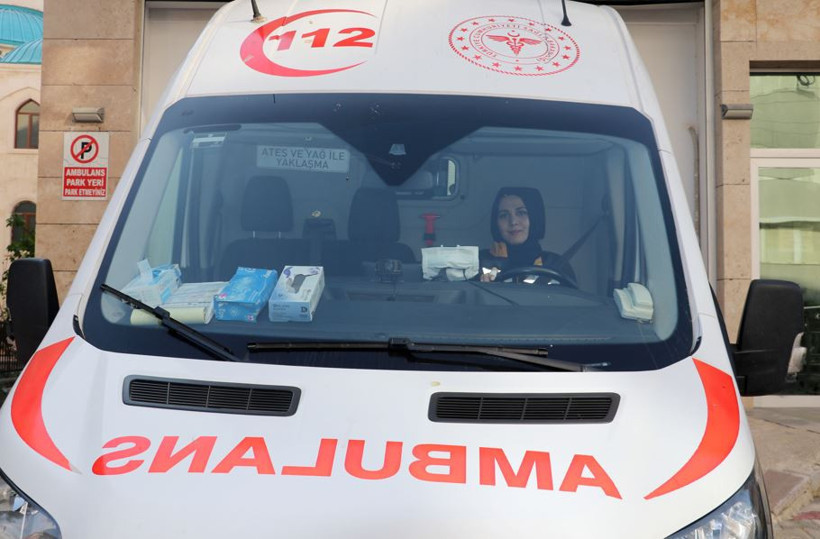 Direksiyonda bir kadın, kabinde bir hayat: Ambulans şoförü Gülser’den kadınlar gününe mesaj - Resim : 4