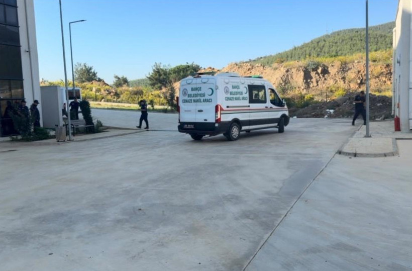 Osmaniye’de bir şahıs 20 günlük eşinin ve kendisinin canına kıydı - Resim : 2