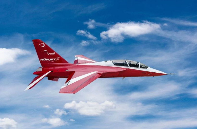 Türkiye'nin milli uçağı büyük ses getirdi: HÜRJET hız testlerinde göz kamaştırdı - Resim : 1