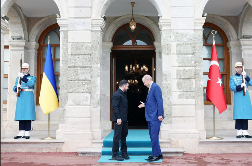 Ukrayna Devlet Başkanı İstanbul’a geldi: Gözler Erdoğan ile görüşmesine çevrildi - Resim : 2