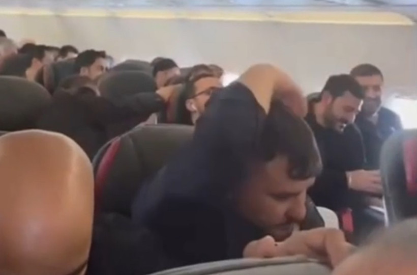 Havada korku dolu anlar: Uçak iki defa pisti geçti - Resim : 2