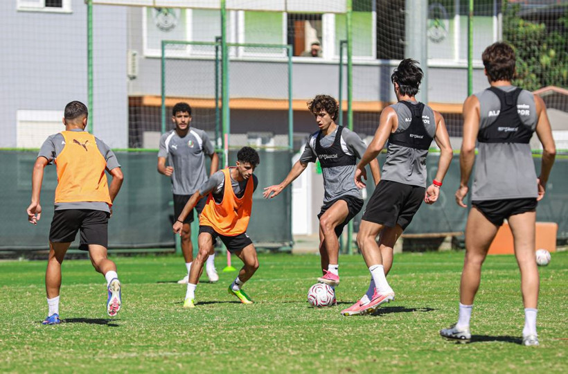 Corendon Alanyaspor Kocaelispor maçının hazırlıklarını sürdürdü - Resim : 1