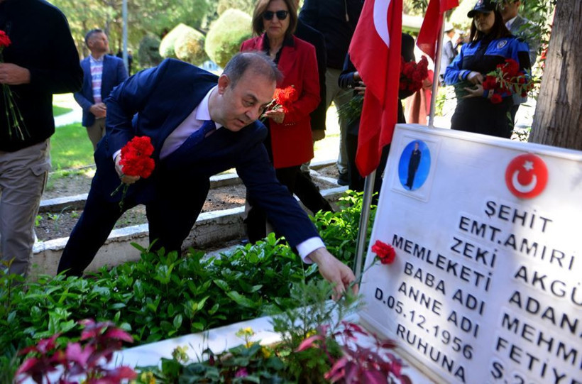 Şehitlikteki yazıyı okuyanlar gözyaşlarına hakim olmadı: Yusuf görmediği babasını ‘kral’ ilan etti - Resim: 6