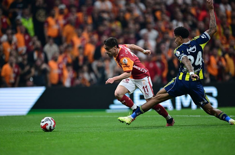 beIN Trio'da derbinin hakemine büyük fırça: Hakemi sahaya gömdüler - Resim: 10