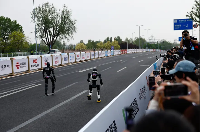 İnsansı robot dünya rekoru kırdı: Dünyanın en iyi atletine 7 dakika fark attı - Resim: 7