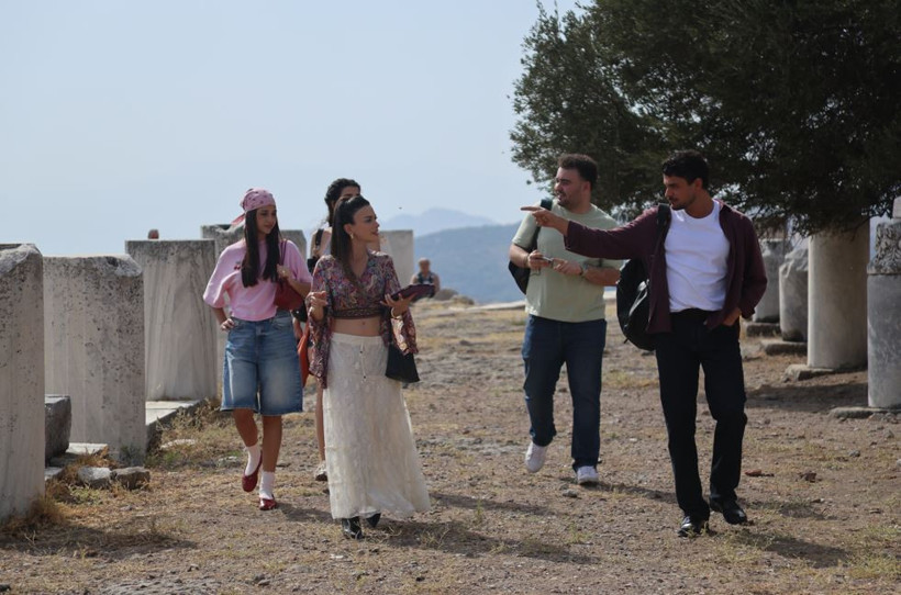 Go Türkiye'den yeni mini dizi: “Tell Me Troy” için geri sayım - Resim : 2