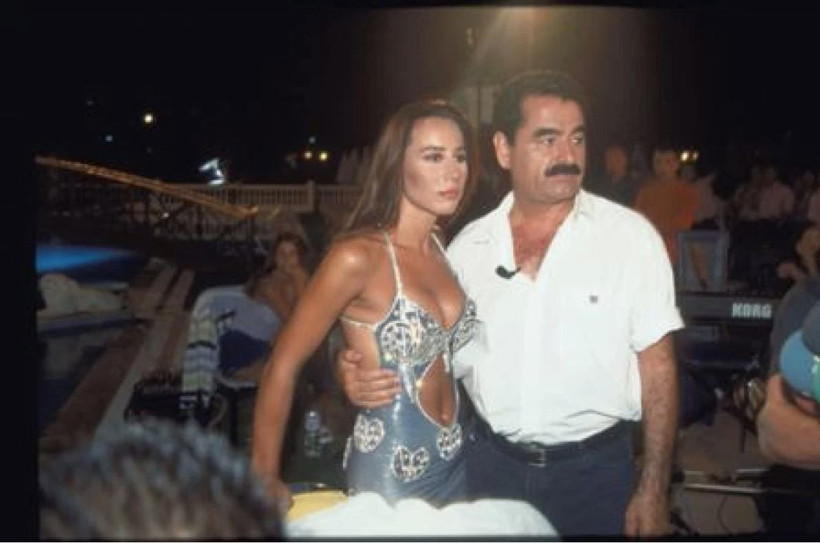 İmparator'un gözyaşları: 22 yıllık küslük yılbaşıda bitti! İbrahim Tatlıses Asena'yı görünce ağladı! - Resim: 4