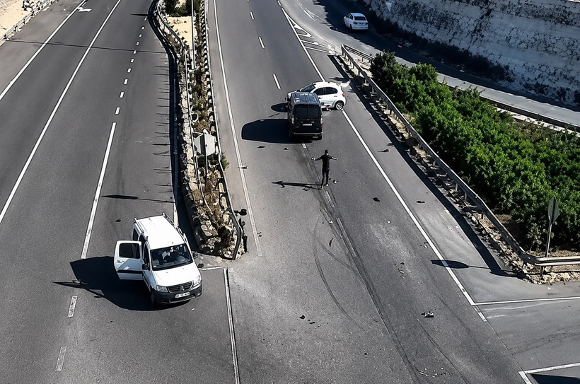 Kazada 3 kişinin can vermiş, 8 kişi yaralanmıştı: Dehşet görüntüleri ortaya çıktı - Resim : 1