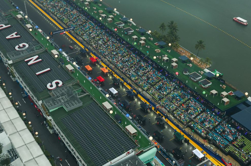 Formula 1'de Singapur Sprintine Verstappen damgası - Resim : 1