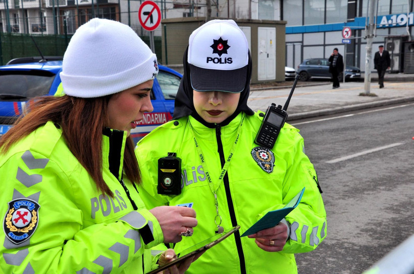 Bir ilin trafiği kadın polislere emanet: Kars’ın gizli kahramanları - Resim: 5