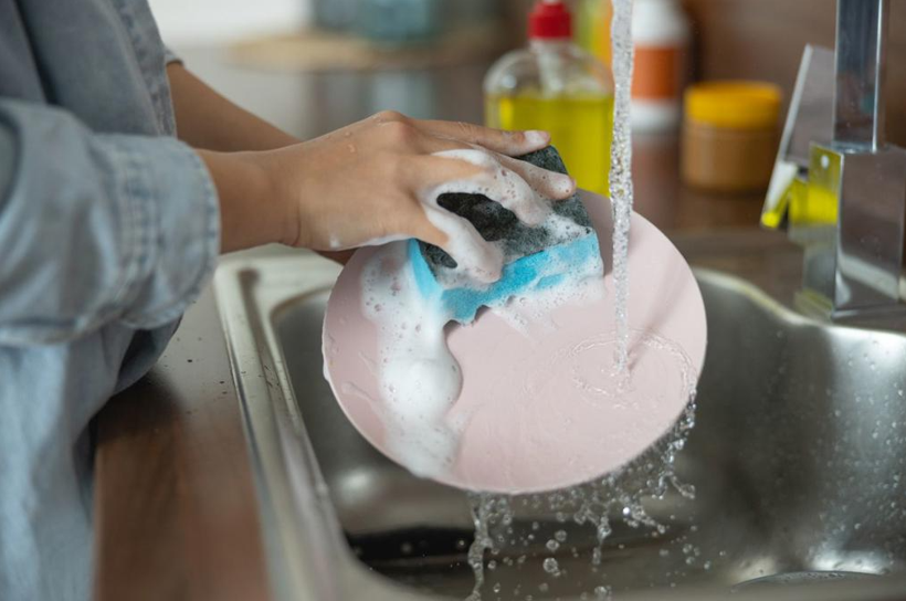 Ev temizliğinin vazgeçilmezi doğa için büyük tehlike: Trilyonlarcası çevreye salınıyor - Resim: 4