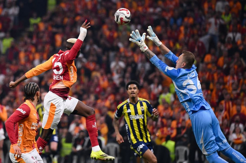 beIN Trio'da derbinin hakemine büyük fırça: Hakemi sahaya gömdüler - Resim: 14