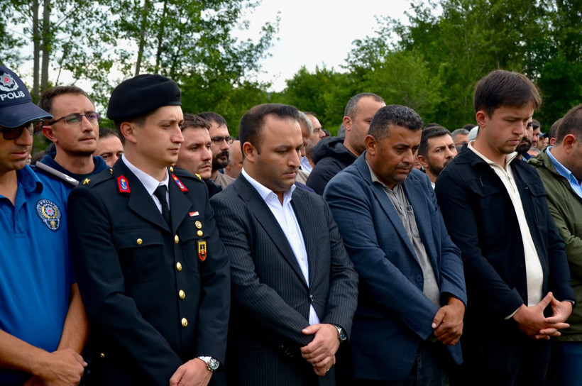 Kastamonu'dan acı veda: Askeri törenle son yolculuğuna uğurlandı - Resim : 5