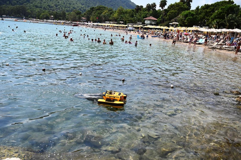 Antalya Kemer’de “Çöp Kapar” ile deniz yüzeyindeki atıklar toplanıyor - Resim : 1