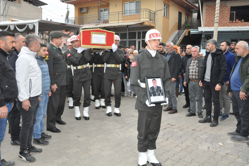 Uzman çavuş son yolculuğuna uğurlandı: Salihli’de acı veda - Resim : 2