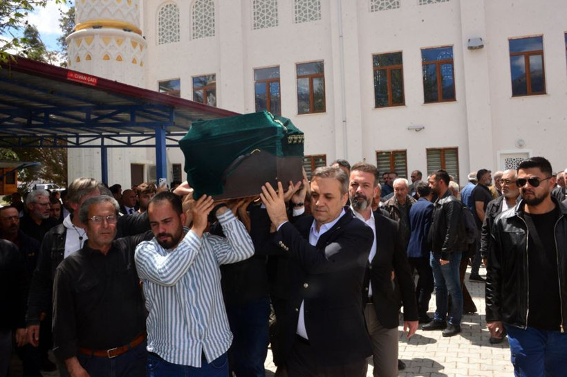 Kübra’nın cenazesinde isyan: Katillere öfke adalete feryat - Resim : 4