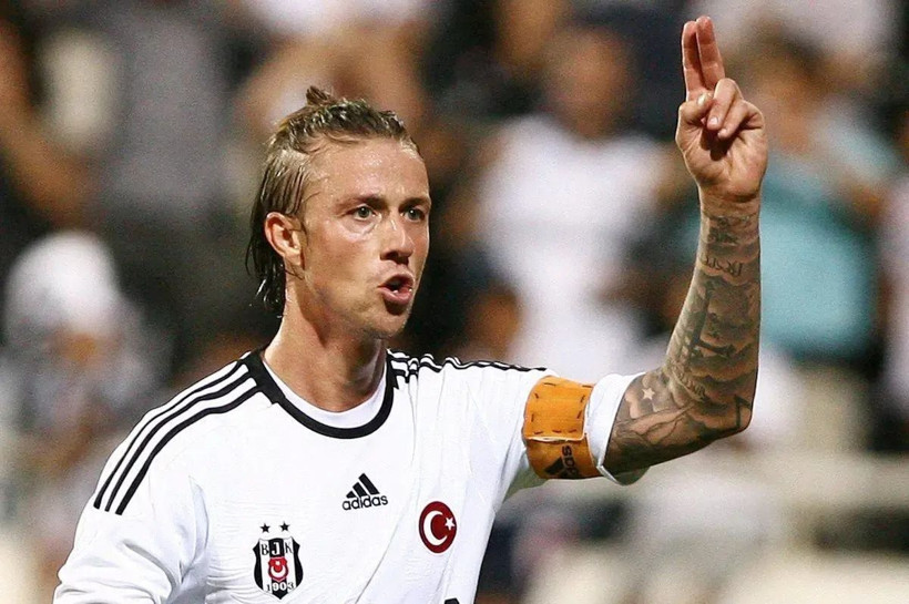 Yapay zekaya sorduk: Süper Lig'e gelmiş en kariyerli 10 futbolcu kim? - Resim: 11