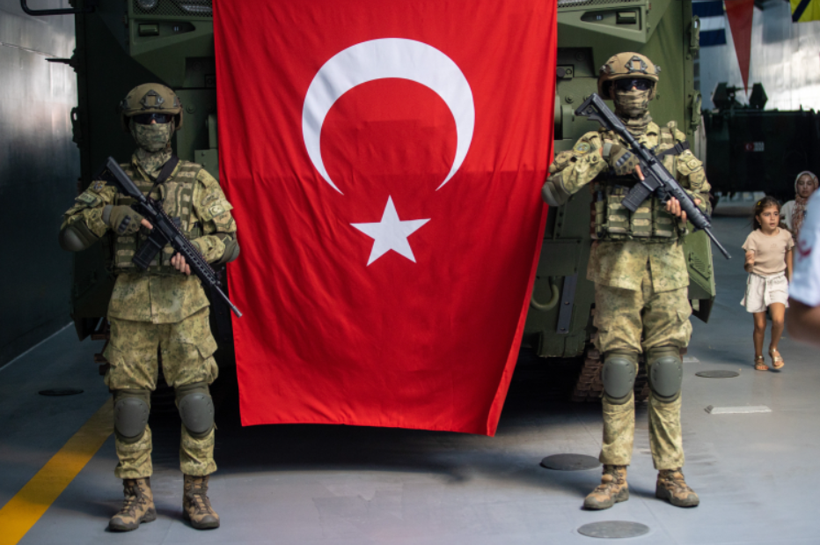 TEKNOFEST Mavi Vatan’da sahne aldılar: TUSAŞ’tan KAAN, HÜRJET ve AKSUNGUR çıkarması - Resim: 2