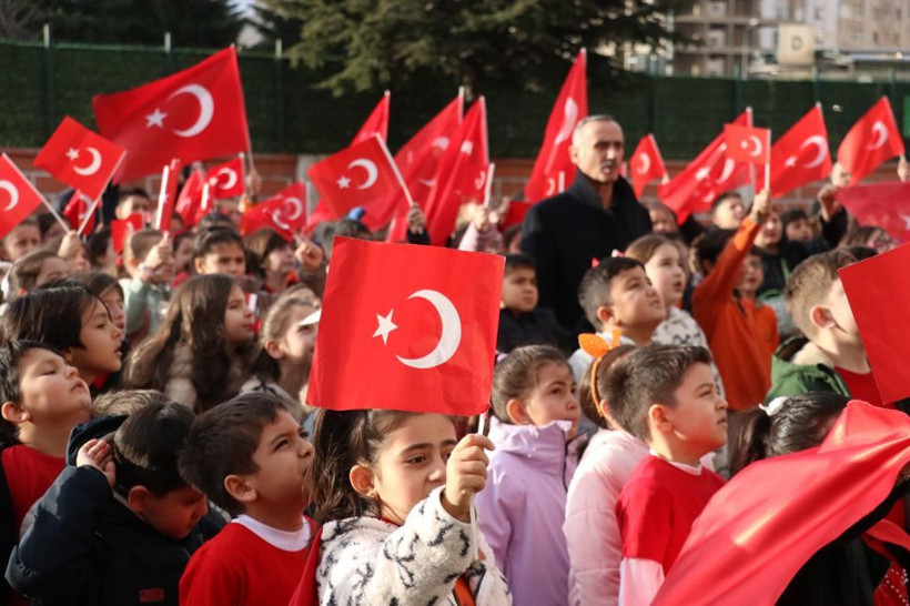 “İstiklal Bayrakla, İstikbal Maarifle”: Okullarda bayrak haftası - Resim: 2