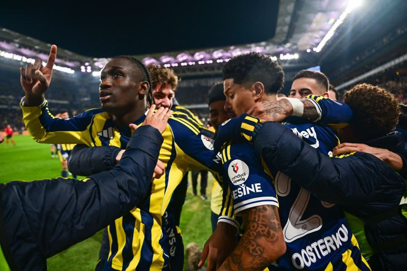 Fenerbahçe'de gelecek sezonun ilk bileti kesildi: Ayrılık listesi netleşiyor - Resim: 4