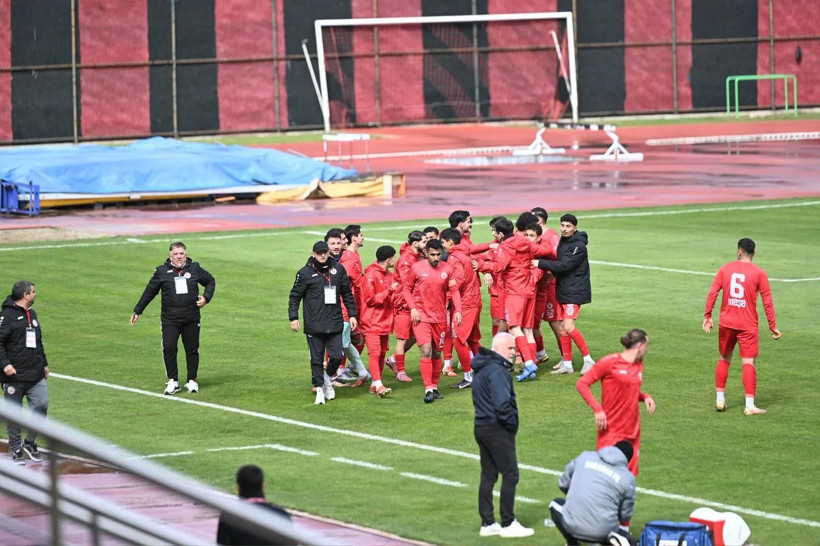 Türkiye'de bir futbol takımı daha küme düştü: Yönetimden tepki paylaşımı geldi - Resim: 3