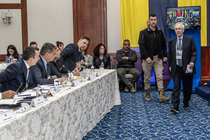 Aziz Yıldırım’dan Fenerbahçe yönetimine zehir zemberek sözler - Resim: 8