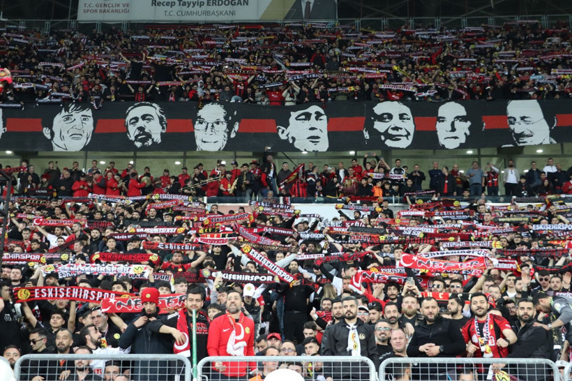 Türk futbolunun efsanesinden muhteşem geri dönüş: Yarı finaldeki rakibi belli oldu - Resim: 6