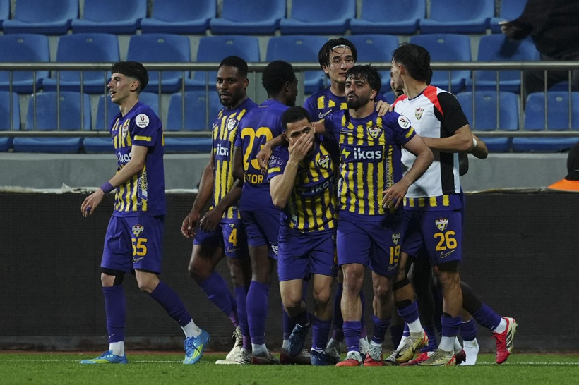 Montella'nın yeni forveti olabilir: Kesin düştü denilen takımı tek başına ayakta tuttu - Resim: 12