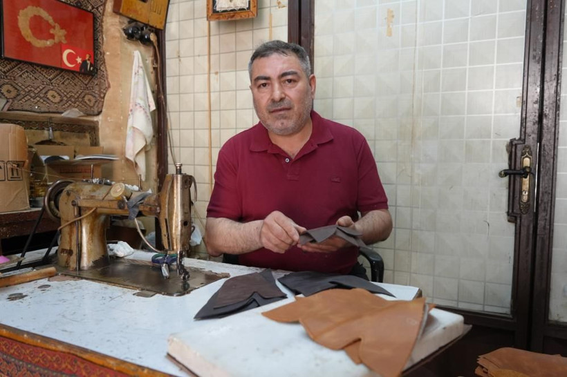 Günde 20 çift üretiyor, 12 metrekarelik atölyeden dünyaya açılıyor - Resim: 3