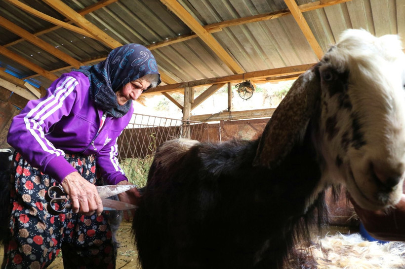 5 yaşında başladı, 90 yıldır aynı işle geçimini sağlıyor - Resim: 1