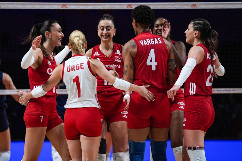 CANLI | Türkiye - Brezilya / Filenin Sultanları şampiyonluk maçında - Resim : 2