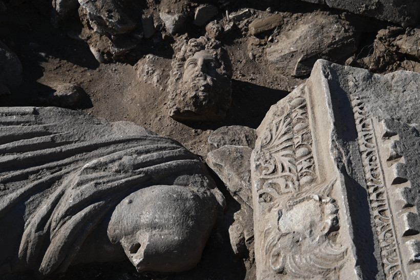 Aspendos’un altından şifa fışkırdı: 1800 yıllık 2,20 metrelik gizemli keşif - Resim : 12
