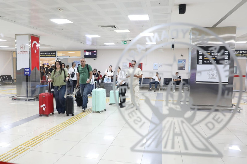 Van-Tahran direkt uçuşları başladı: İlk kafile coşkuyla karşılandı - Resim: 2