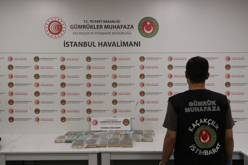 Havalimanından pilot kılığında kaçtı: Meksikalı kuryenin şeytani planı - Resim: 8