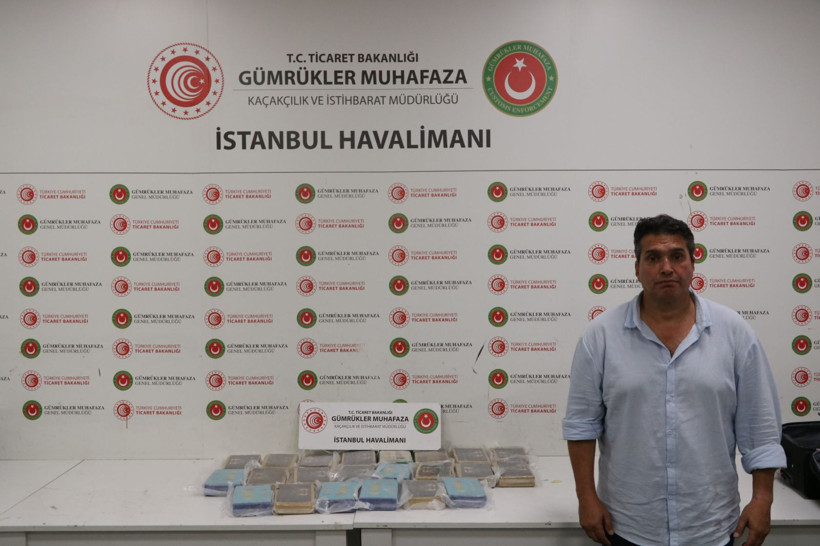 Havalimanından pilot kılığında kaçtı: Meksikalı kuryenin şeytani planı - Resim: 7