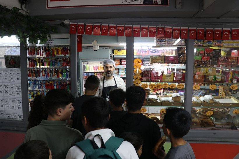 Okul kantininde askıda tost uygulaması: Öğrenciler yarım ekmek tosta muhtaç kaldı - Resim : 2