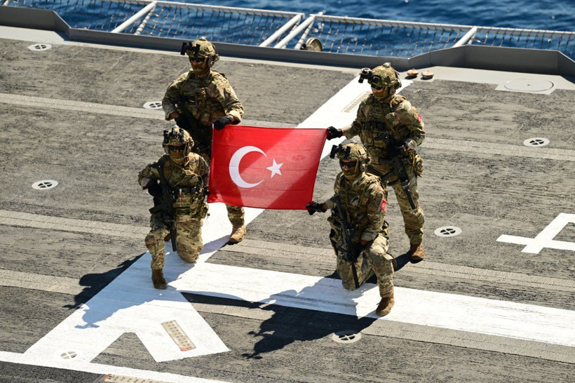 TCG Anadolu’da tarihi an: Mavi Vatan'da ilk kez kullanıldı - Resim: 4