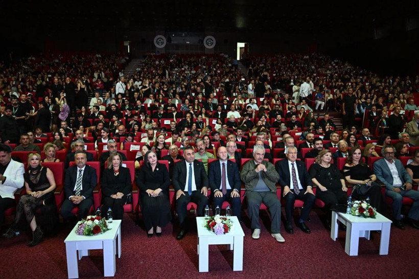 Hazar Ergüçlü: Madenci çocuklarını ağlarken gördüğümde yaşamaktan utanıyorum - Resim: 4
